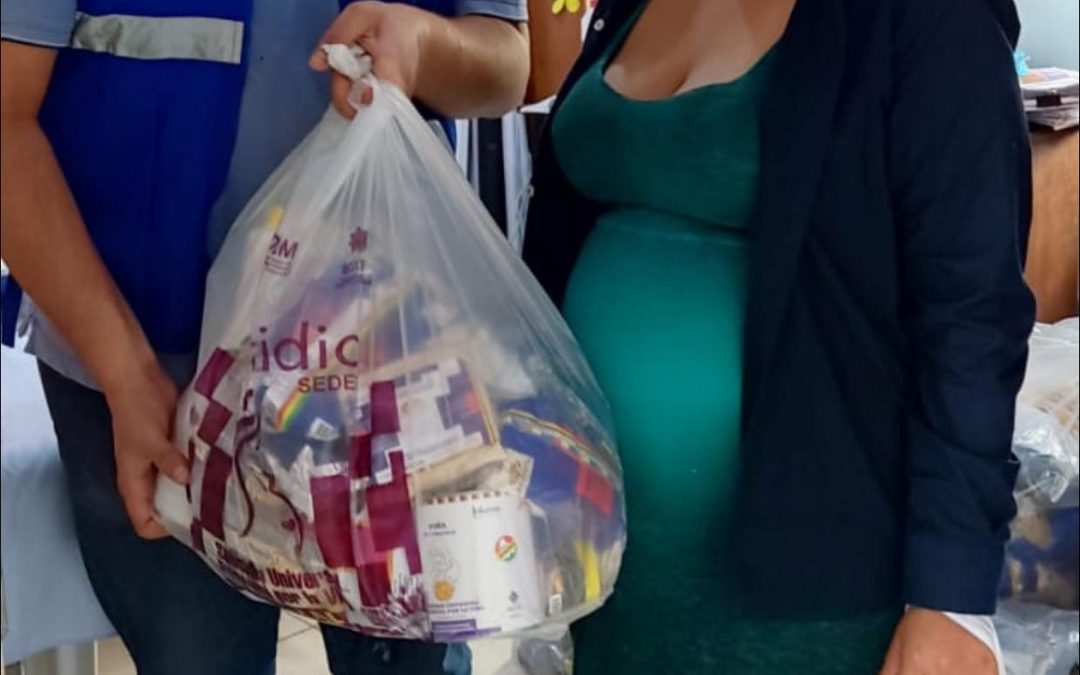 El SEDEM a través de sus brigadas móviles en coordinación con el Bono Juana Azurduy, llegó al municipio de Porvenir del departamento de Pando para entregar los paquetes del Subsidio Universal Prenatal por la Vida, estos paquetes contienen productos con alto valor nutricional y ayuda a reducir la mortalidad materno-infantil.